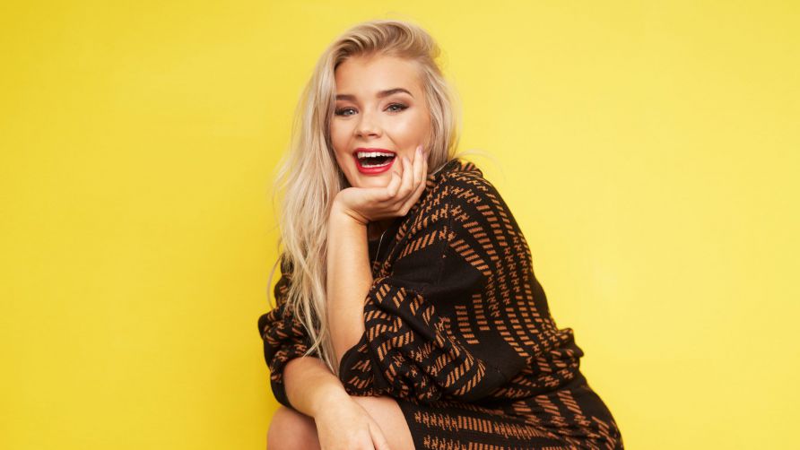 Kristina Keyyo Petrushina - Framgångsrik bloggare och programledare